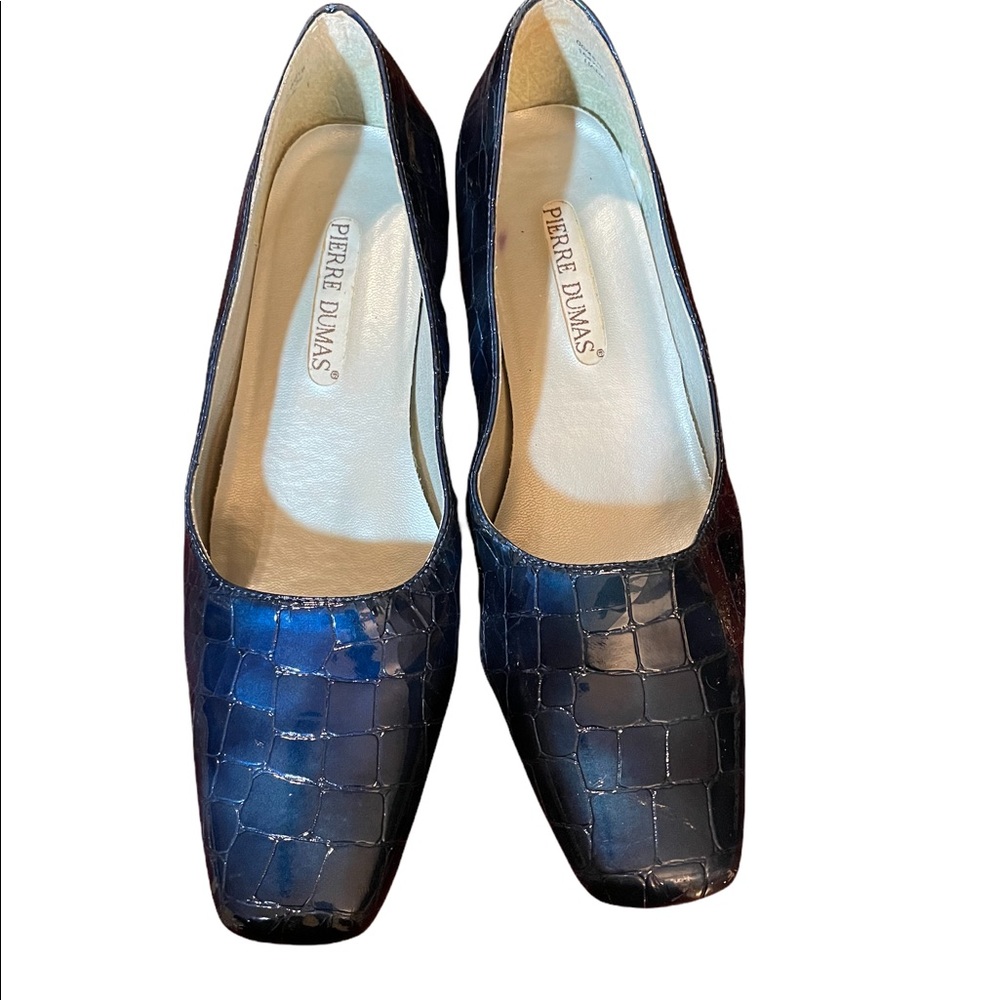 Pierre Dumas pump electric blue alligator pattern